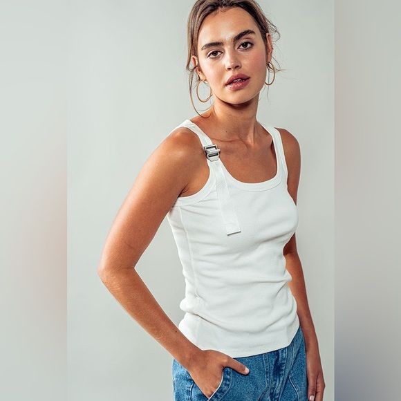 Adapt Tank Top - Picture 3 of 5